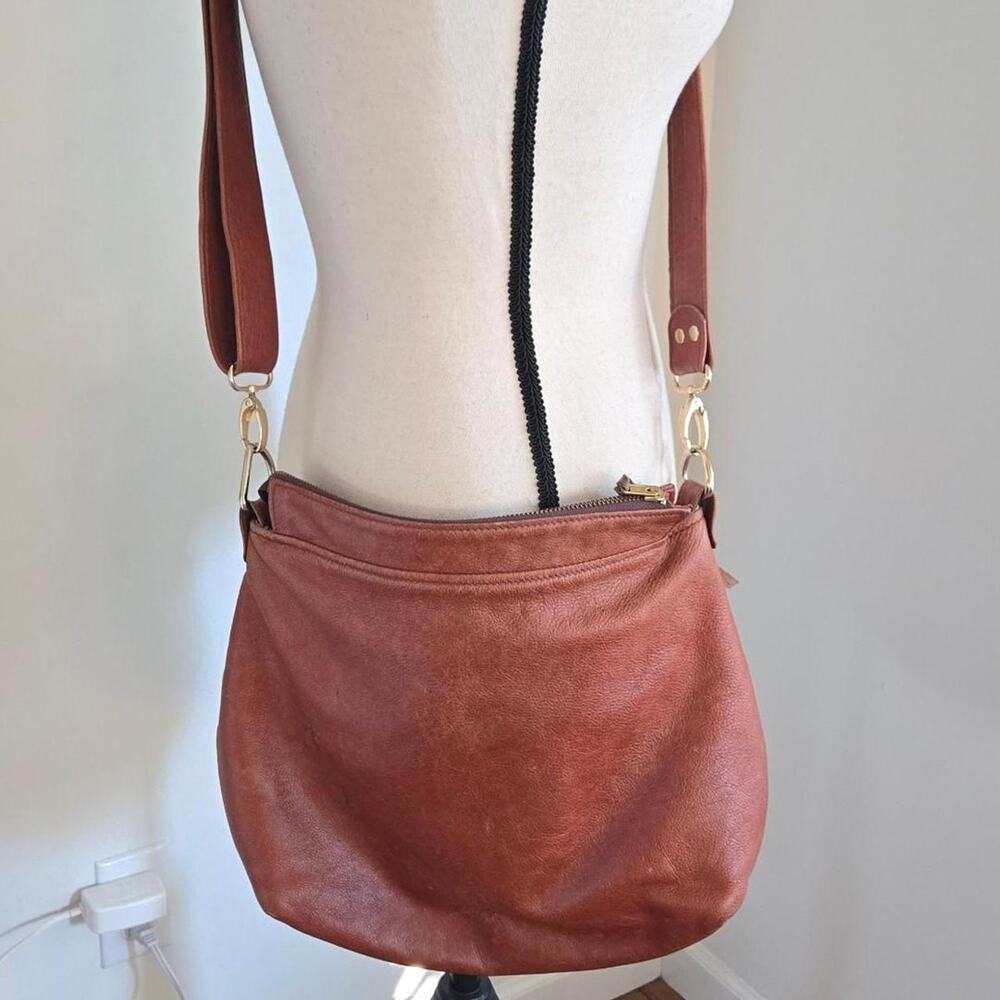 Brown leather shoulder bag purse with gold hardware